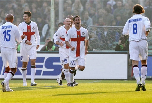 德天空：小腿肌肉受伤的伯卡特至少会缺席12月的比赛（德媒：伯卡特小腿肌肉受伤，至少无缘12月比赛）