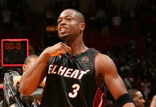 全网首发，足球纪录电影《决战梭鱼湾》明日12：00登陆爱奇艺（足球纪录电影《决战梭鱼湾》将于明日12：00独家登陆爱奇艺）