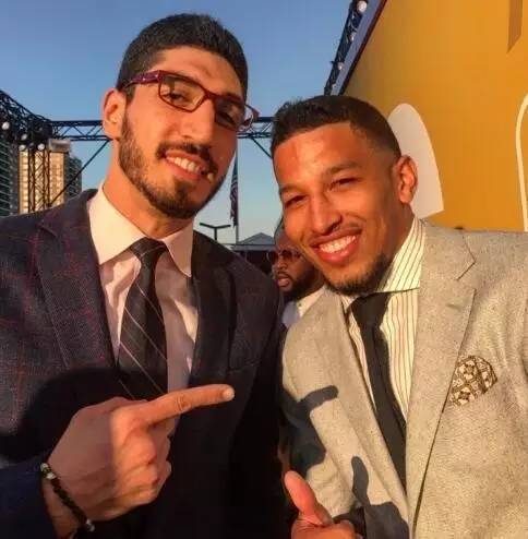 米体：巴洛特利的酒驾指控已撤销，但他还是会从事志愿工作（米体：巴洛特利酒驾指控撤销，仍将继续参与志愿服务）