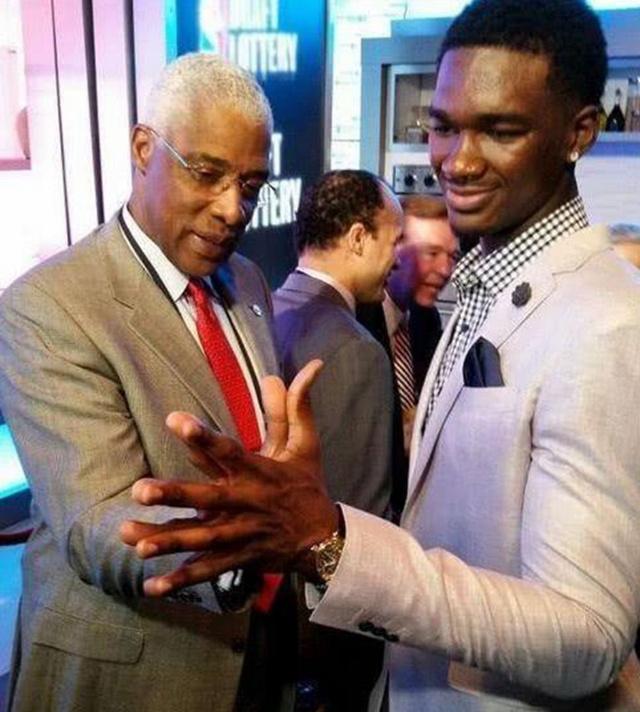 江苏省体育局副局长：将继续办好苏超，不断放大联赛溢出效应（江苏省体育局副局长：将持续高质量办好苏超，进一步放大联赛溢出效应）