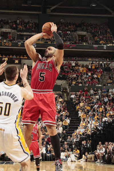 WCBA焦点战：末节26-11定胜局 广东女篮客场87-68浙江豪取三连胜（WCBA焦点战：广东女篮客场87-68击败浙江，末节26-11锁定三连胜）