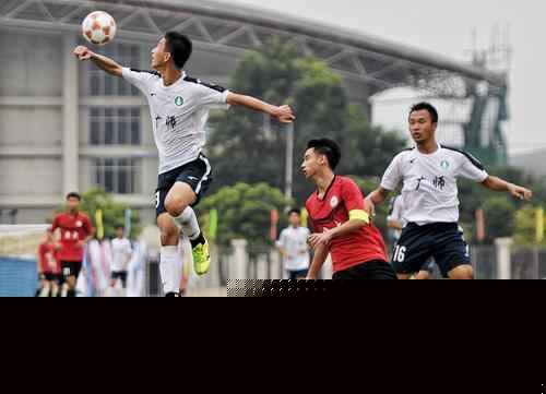 斯凯利晒穿齐达内、博格巴尤文球衣照，尤文球迷留言“快来”（斯凯利晒穿齐达内与博格巴的尤文战袍，斑马军球迷齐呼：快来）