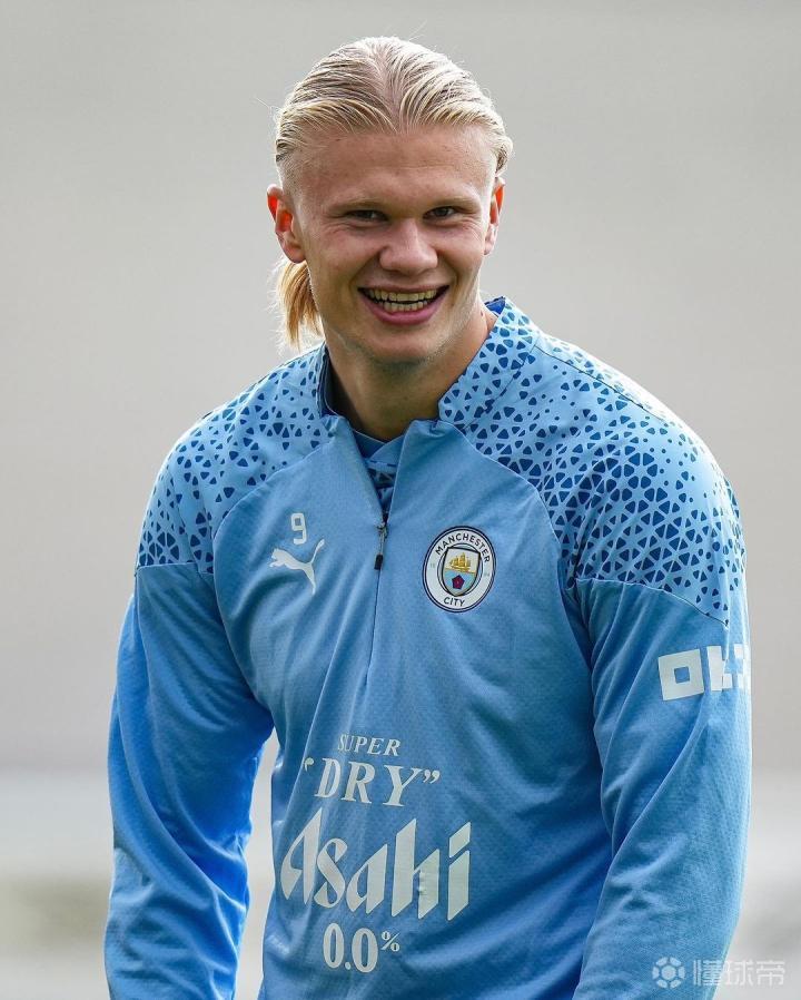 又翻车！埃因霍温官宣费尔曼留队，此前罗马诺HWG加盟费内巴切（大反转：埃因霍温官宣费尔曼留队，罗马诺HWG费内巴切告吹）