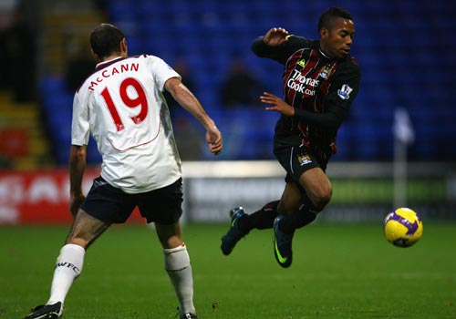 利物浦冬窗锁定后卫与边路！格伊、塞梅尼奥成重点目标（利物浦冬窗补强后防与边线，格伊与塞梅尼奥成主要引援目标）