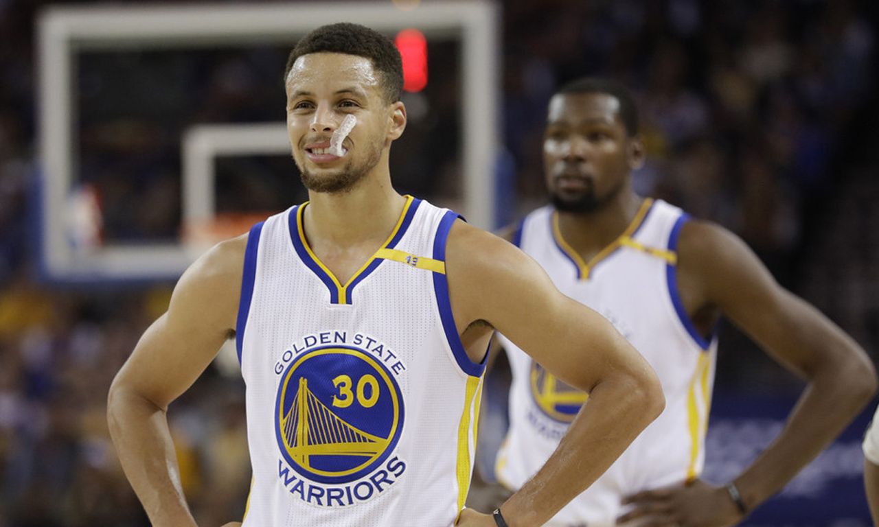 寒冰射手！萨格斯半场9中0仅得2分，邓罗7中1（手感冰凉！萨格斯半场9投全失仅2分，邓罗7投仅1中）