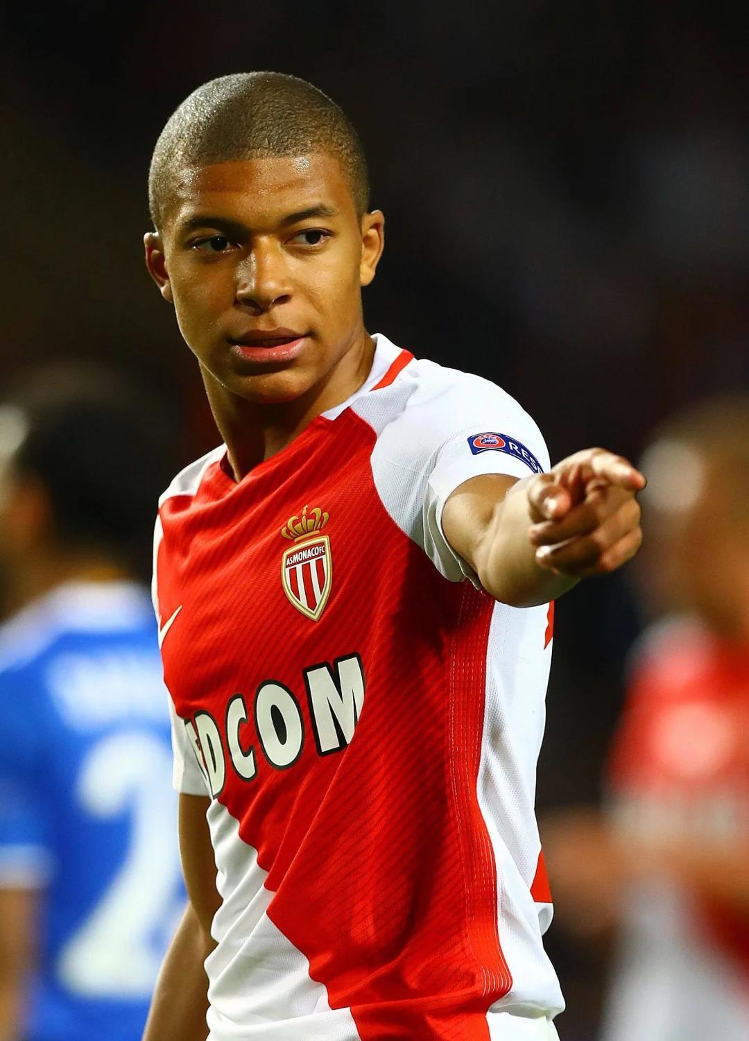 马德兴：海港三连冠胜在稳定二字；塞蒂恩下课因率队员讨薪（马德兴评：海港三连冠得益于稳定；塞蒂恩因率队讨薪被解雇）