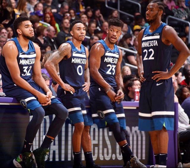 探寻湖人队战况：圣诞大战悬念再起（解读湖人近况：圣诞大战再添悬念）