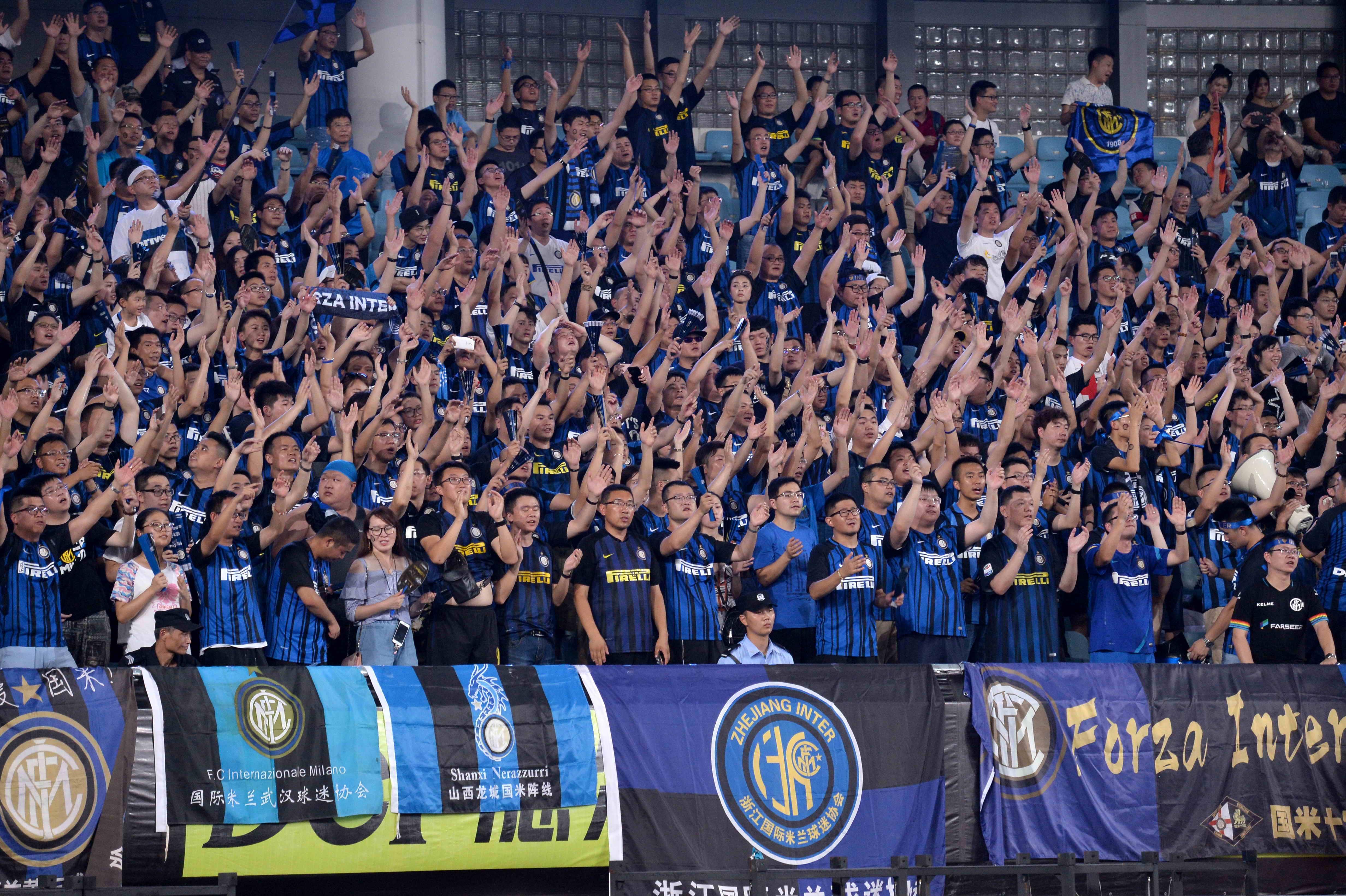 科尔：我们是一支偏矮的球队，让波斯特和追梦首发一起很合适（科尔：阵容身高吃亏，让波斯特与追梦同时首发更合适）