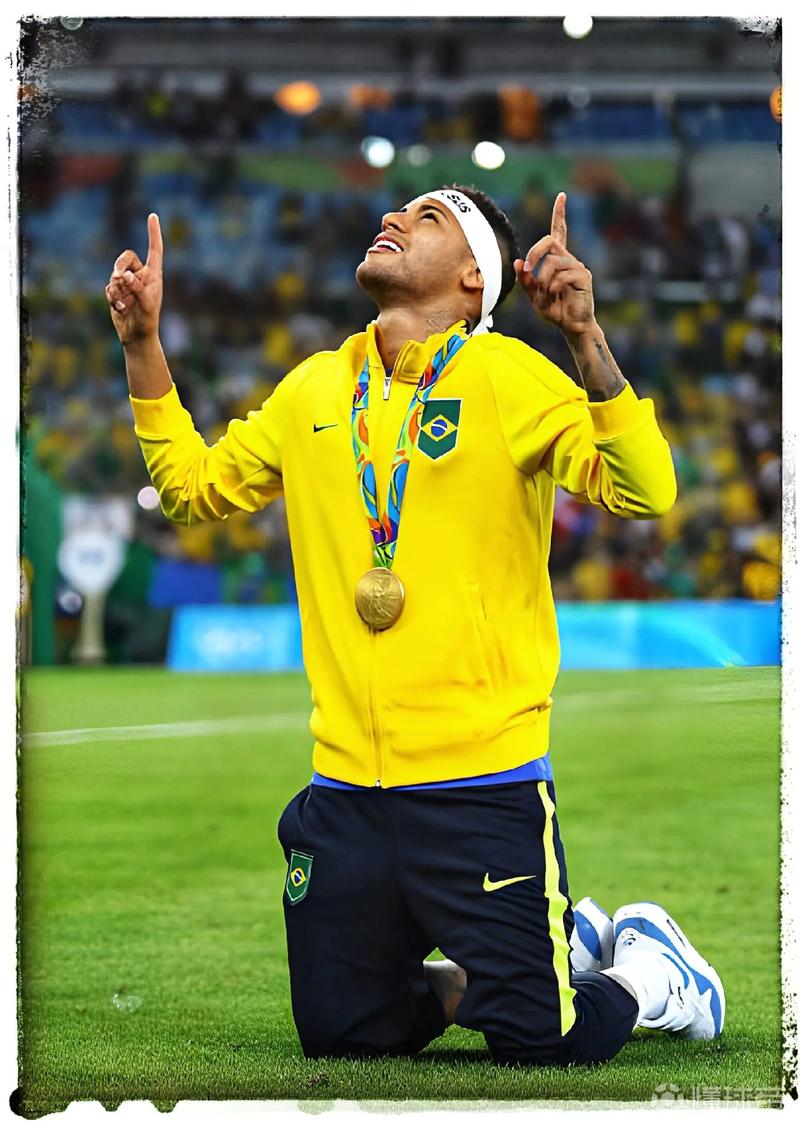 历年中超金靴：武磊34球傲视群雄，法比奥28球独享本赛季金靴（中超金靴回顾：武磊34球一骑绝尘，法比奥28球加冕本季射手王）