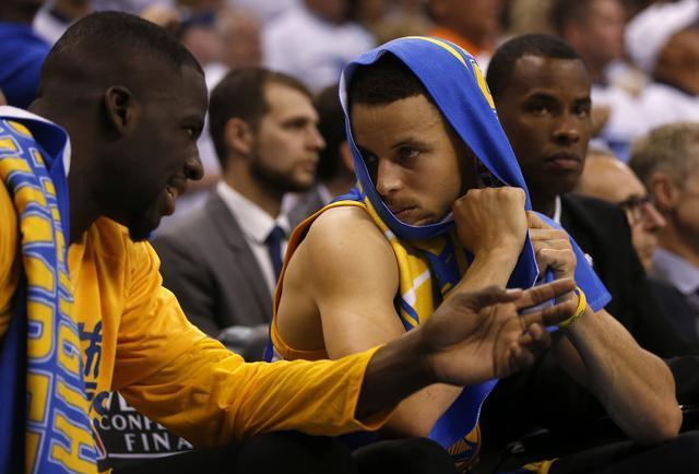 米体：因拉齐奥伤病过多，主席洛蒂托请来神父为球队祝福（米体：伤病潮困扰拉齐奥，洛蒂托邀神父为球队祈福）