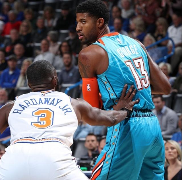 下半场发力！康宁汉姆15中7得到27分4篮板9助攻（后半场爆发，康宁汉姆15投7中砍下27分4篮板9助攻）