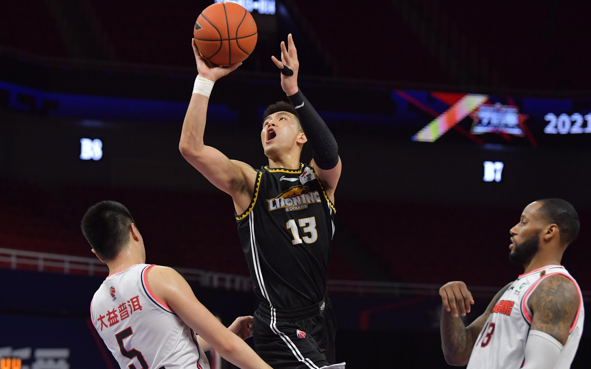 区域防守在足球战术中有什么作用，现在跟原来有哪些不同？（区域防守在现代足球的作用及其相较传统的变化）