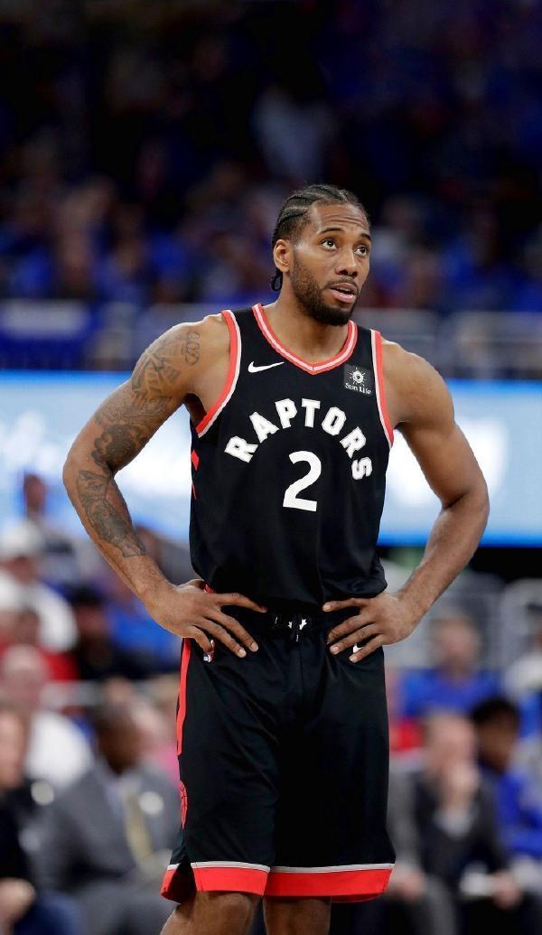 享受人生！本西蒙斯宣布进军职业钓鱼界，暂停NBA生涯（本西蒙斯转战职业钓鱼，暂别NBA赛场，享受生活）