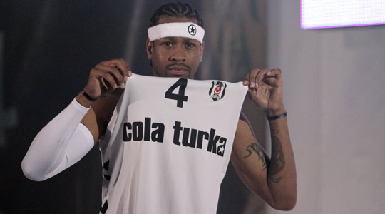 半场：阿森纳0-0水晶宫，马杜埃凯失良机，贝尼特斯屡救险（半场战报：阿森纳0-0水晶宫，马杜埃凯错失良机，贝尼特斯多次化解险情）