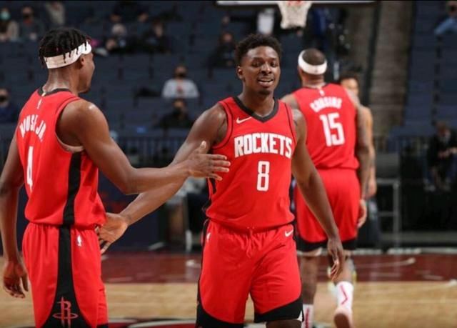 匿名球探：迪班萨&彼得森有冠军队头号球星的潜力 但布泽尔打问号（匿名球探：迪班萨与彼得森具冠军队一哥潜力，布泽尔仍存疑）