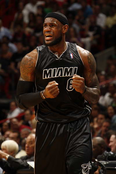 八村塁：我是用两年前湖人赢得首届NBA杯的奖金买的车（八村塁：我的车是用湖人两年前夺首届NBA杯的奖金买的）