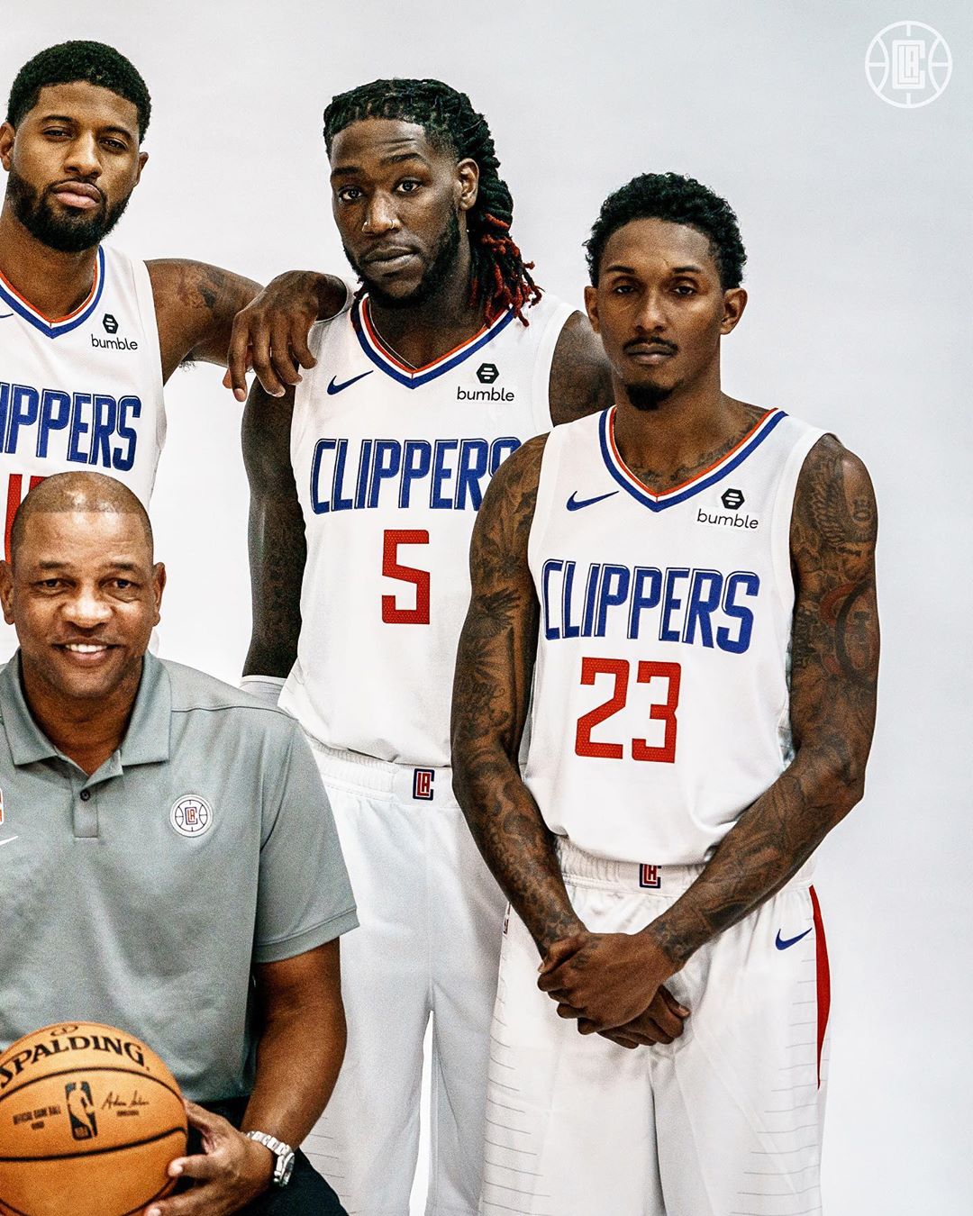 篮球NBA大交易流言四起，多队积极运作（NBA交易传闻四起，多支球队加紧运作）