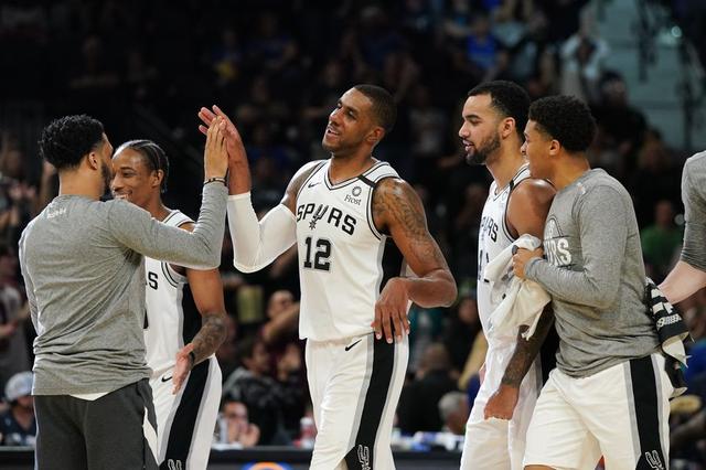 范德法特：C罗训练中总是特别专注，我连他的5%都做不到（范德法特：C罗训练专注度极高，我自认连他的5%都不及）